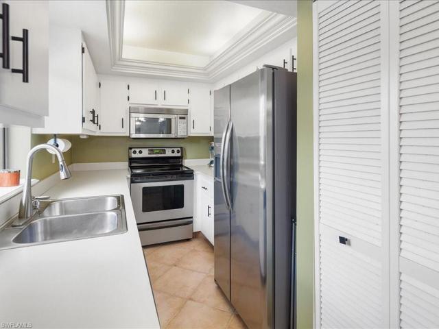 Sweet galley kitchen