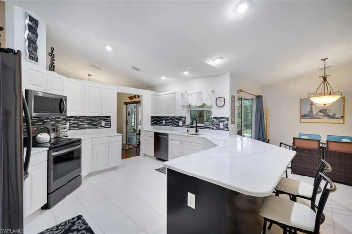 202 SW 36th  TER, Cape Coral, FL 33914