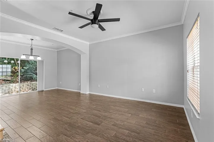 living/dinning rooms