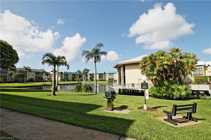 788  Park Shore  DR, Naples, FL 34103