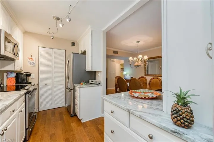 788  Park Shore  DR, Naples, FL 34103