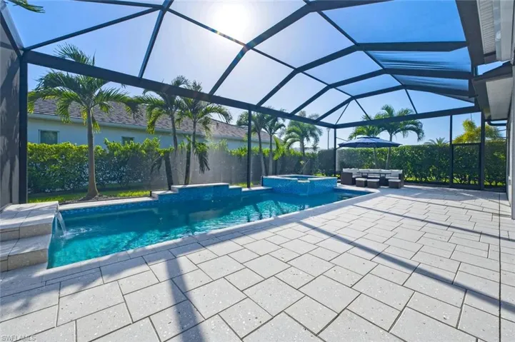 8986 Redonda Dr, Naples, Florida 34114