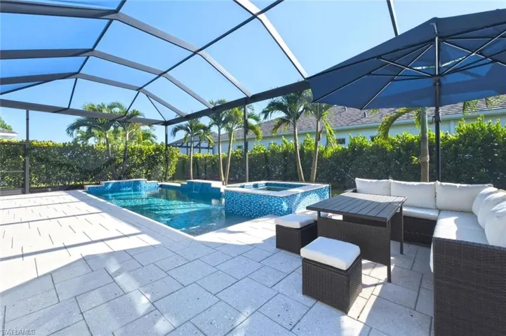 8986 Redonda Dr, Naples, Florida 34114