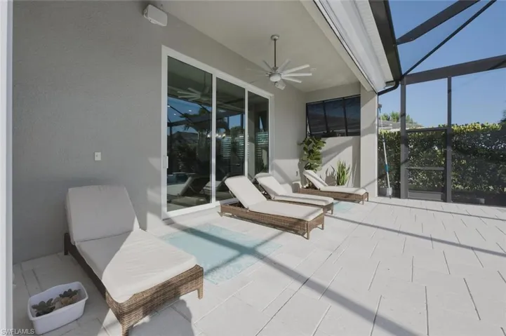 8986 Redonda Dr, Naples, Florida 34114