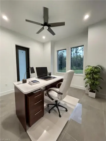 Office with ceiling fan