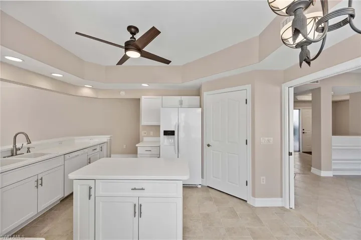 8157  Saratoga  DR, Naples, FL 34113