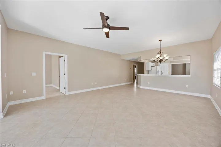 8157  Saratoga  DR, Naples, FL 34113