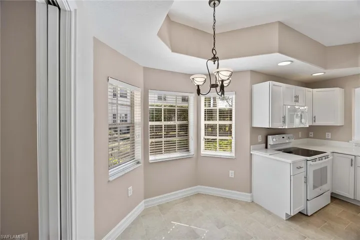 8157  Saratoga  DR, Naples, FL 34113