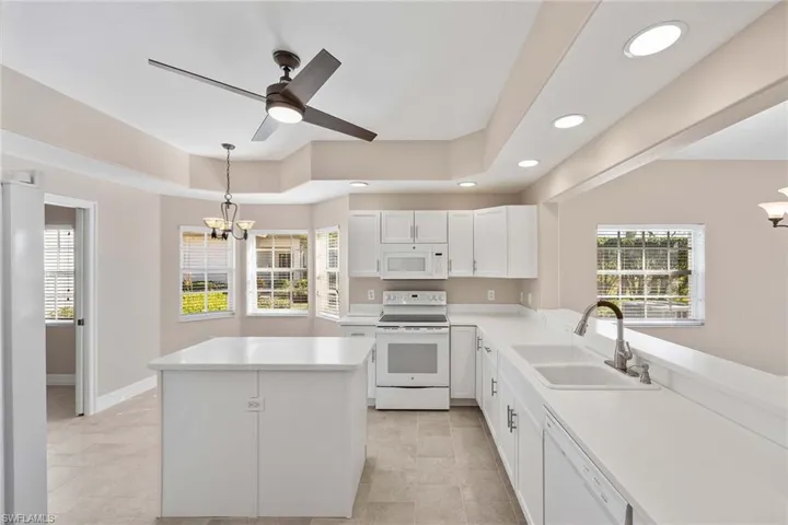 8157  Saratoga  DR, Naples, FL 34113