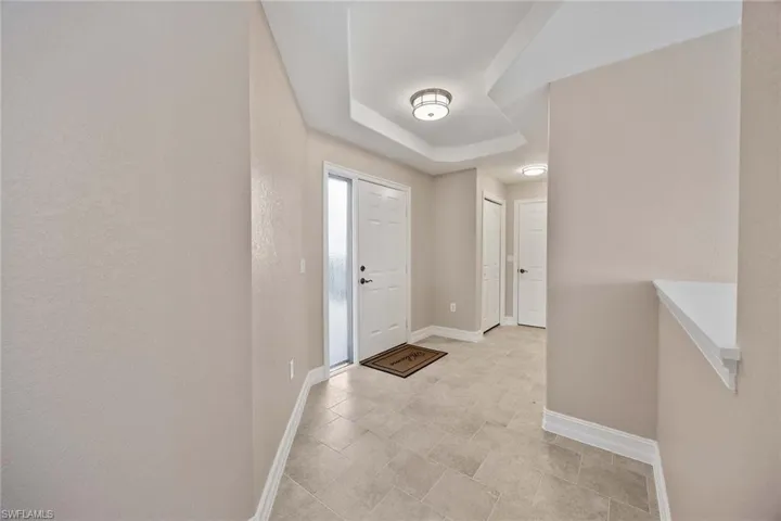 8157  Saratoga  DR, Naples, FL 34113