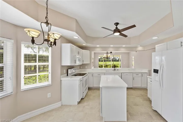 8157  Saratoga  DR, Naples, FL 34113