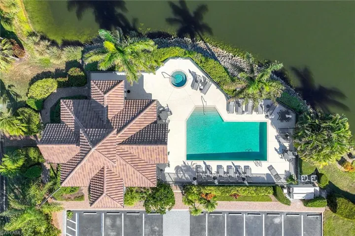 8157  Saratoga  DR, Naples, FL 34113