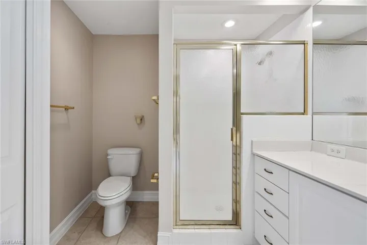 8157  Saratoga  DR, Naples, FL 34113