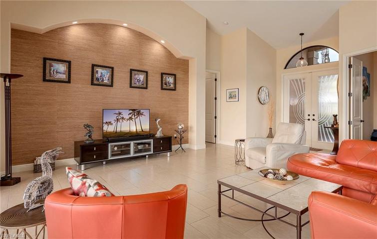 2108 SW 38th TER, CAPE CORAL FL 33914