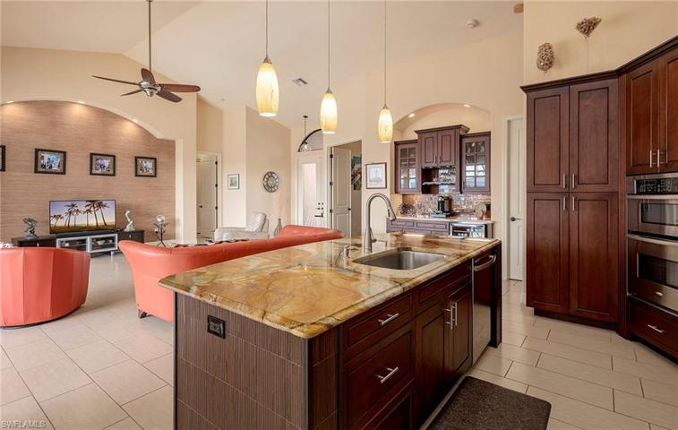 2108 SW 38th TER, CAPE CORAL FL 33914
