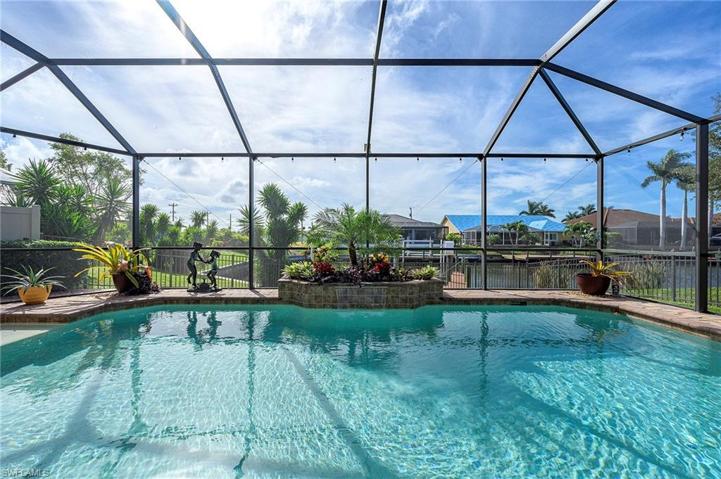 2108 SW 38th TER, CAPE CORAL FL 33914