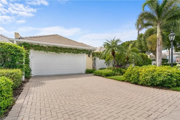 807 Rue Deville 2.11, Naples, Florida 34108