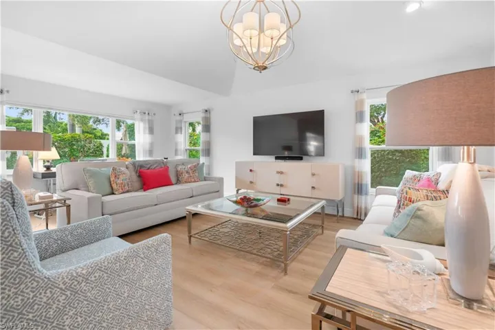 807 Rue Deville 2.11, Naples, Florida 34108