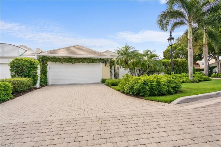 807 Rue Deville 2.11, Naples, Florida 34108