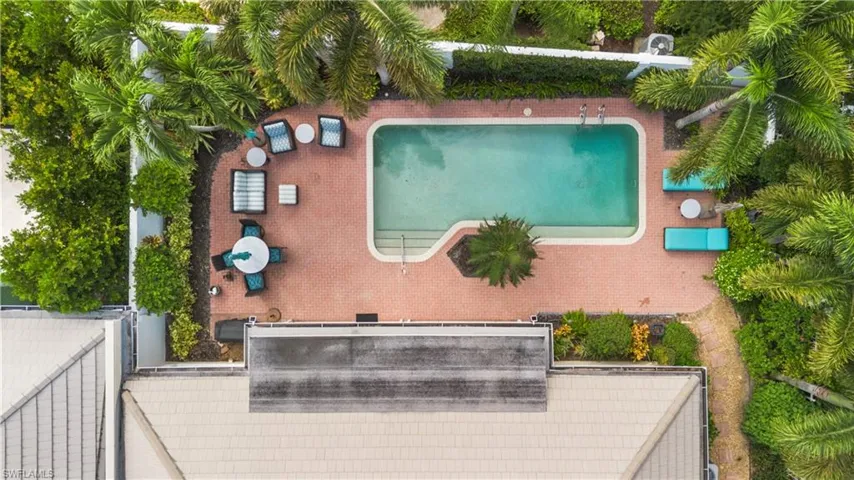 807 Rue Deville 2.11, Naples, Florida 34108
