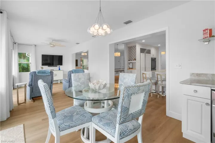 807 Rue Deville 2.11, Naples, Florida 34108