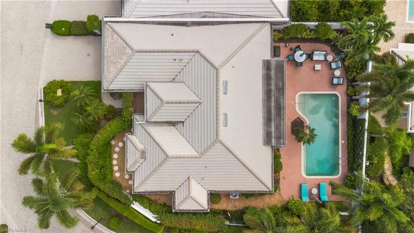 807 Rue Deville 2.11, Naples, Florida 34108