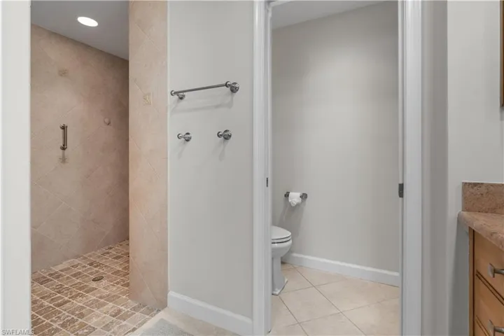 807 Rue Deville 2.11, Naples, Florida 34108