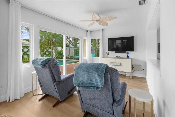 807 Rue Deville 2.11, Naples, Florida 34108