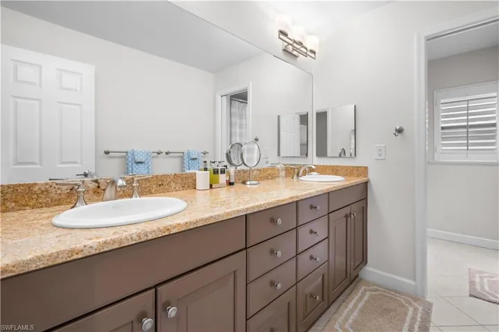 807 Rue Deville 2.11, Naples, Florida 34108