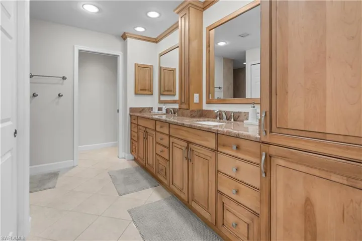 807 Rue Deville 2.11, Naples, Florida 34108