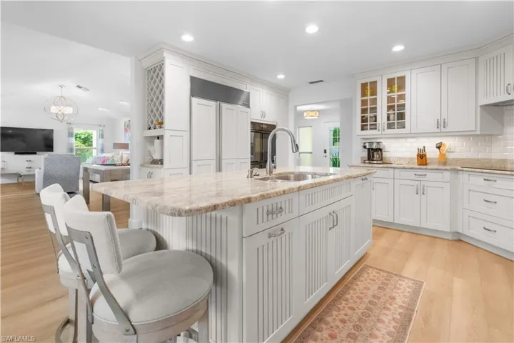 807 Rue Deville 2.11, Naples, Florida 34108