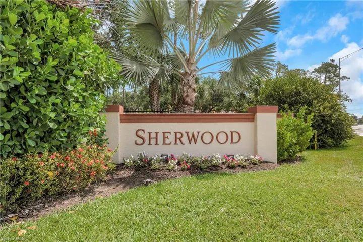 241  Robin Hood  CIR, Naples, FL 34104