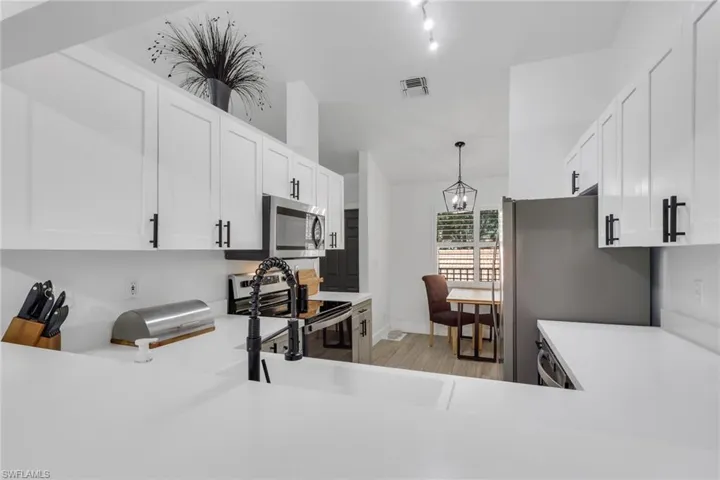 241  Robin Hood  CIR, Naples, FL 34104
