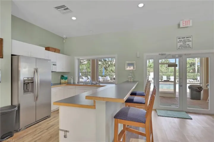 241  Robin Hood  CIR, Naples, FL 34104