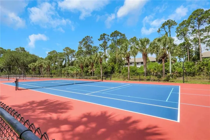 241  Robin Hood  CIR, Naples, FL 34104