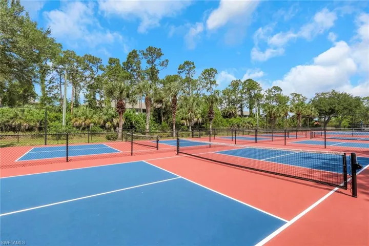 241  Robin Hood  CIR, Naples, FL 34104