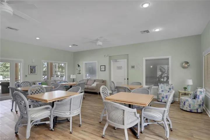 241  Robin Hood  CIR, Naples, FL 34104