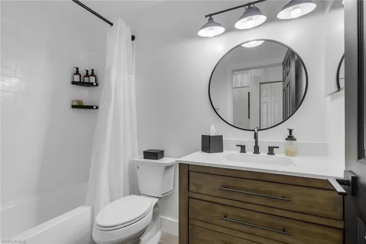 241  Robin Hood  CIR, Naples, FL 34104