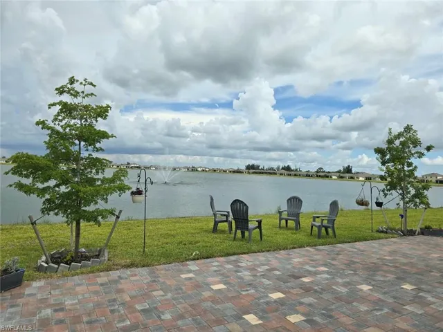 479 Spring Hill Lake Loop, Cape Coral, Florida 33993