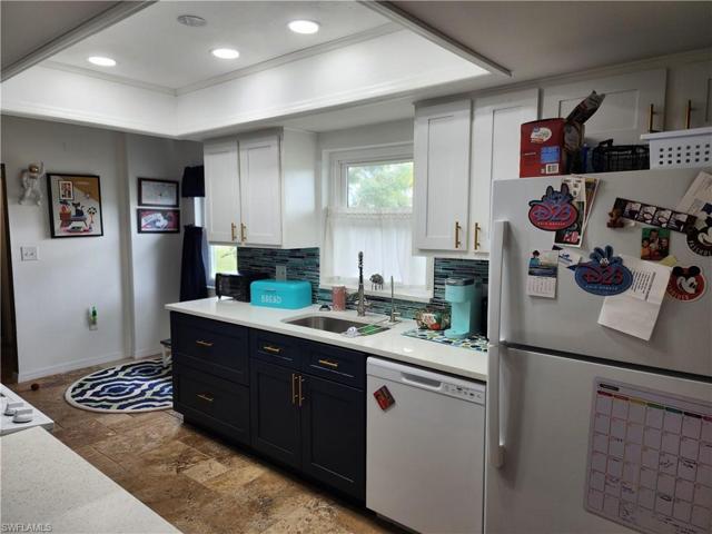 1843 Coral Point DR, CAPE CORAL FL 33990