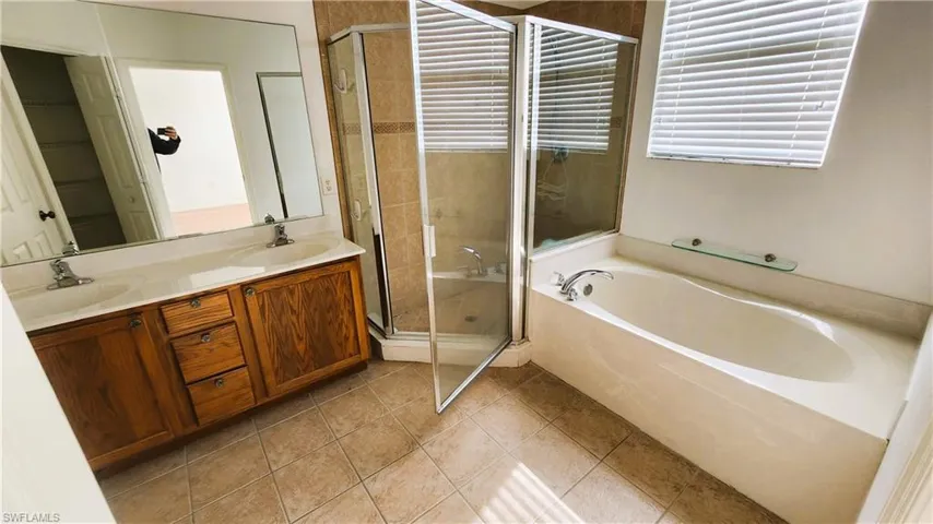 9811  Bodego  WAY, Fort Myers, FL 33908