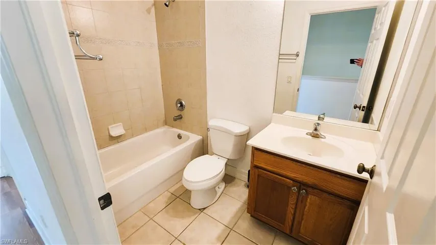 9811  Bodego  WAY, Fort Myers, FL 33908