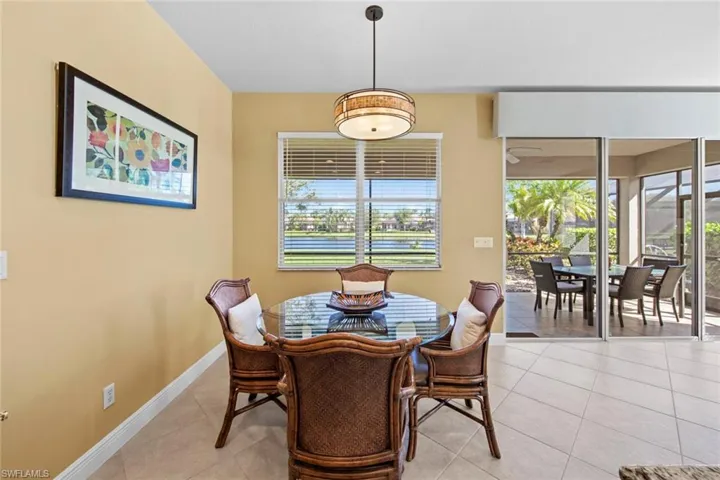 Breakfast area with view of lake