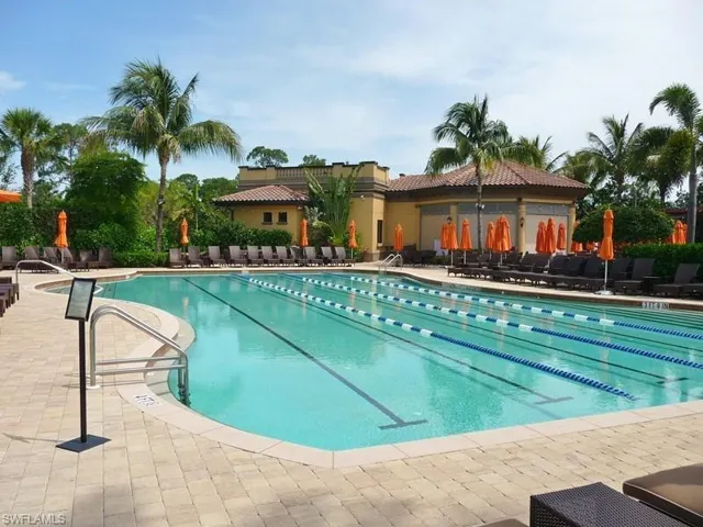 Players Club Lap Pool