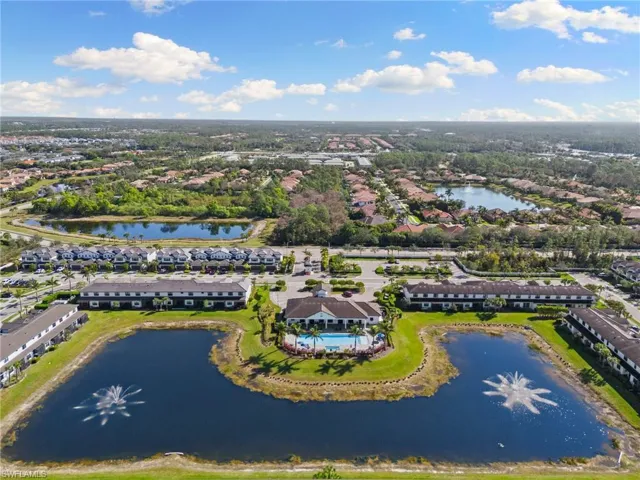 7469  Rockefeller  DR, Naples, FL 34119