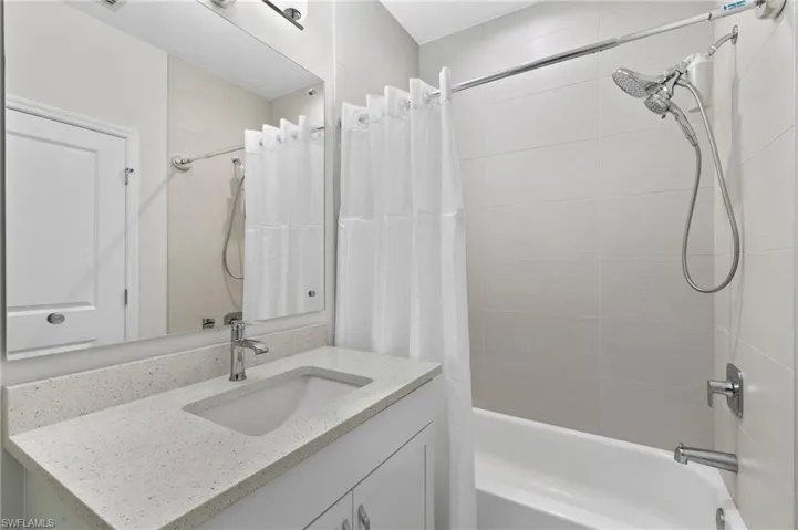 7469  Rockefeller  DR, Naples, FL 34119