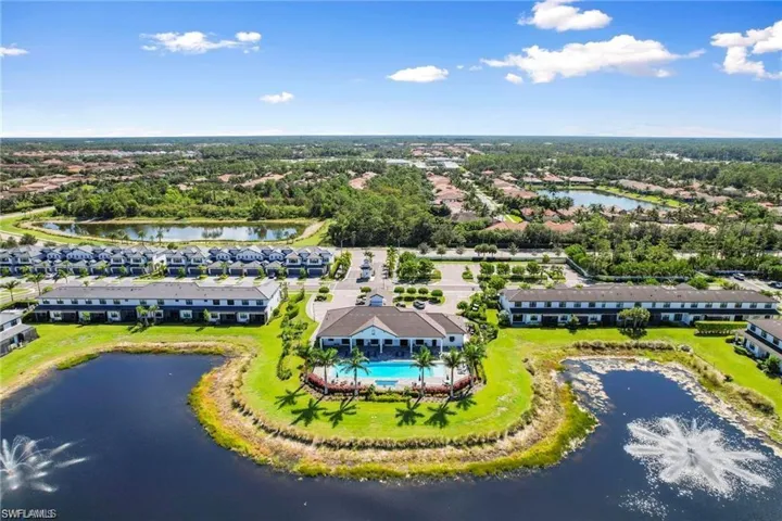 7469  Rockefeller  DR, Naples, FL 34119
