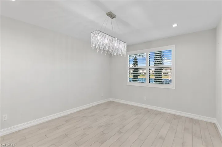 7469  Rockefeller  DR, Naples, FL 34119