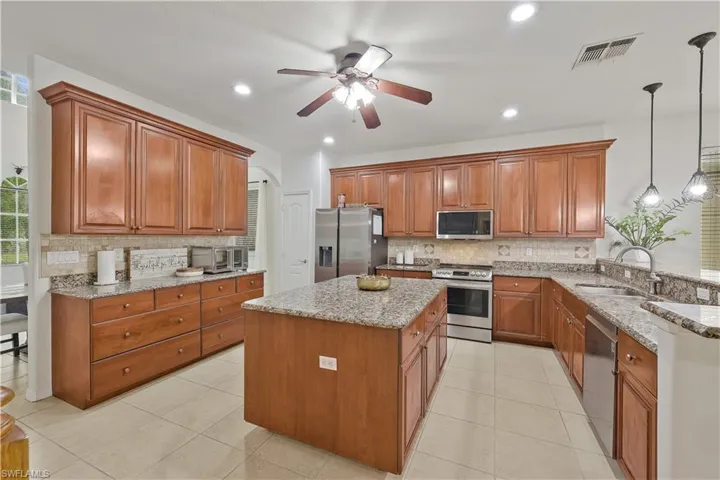 15370 Laguna Hills Dr, Fort Myers, Florida 33908