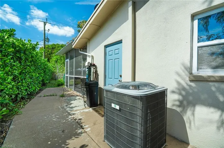 1408  Charles  CT, Fort Myers, FL 33919